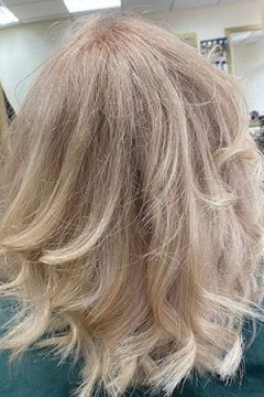 blonde-colour-Ds-hair-creations-Guildford
