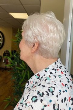 mature-short-hair-Ds-hair-creations